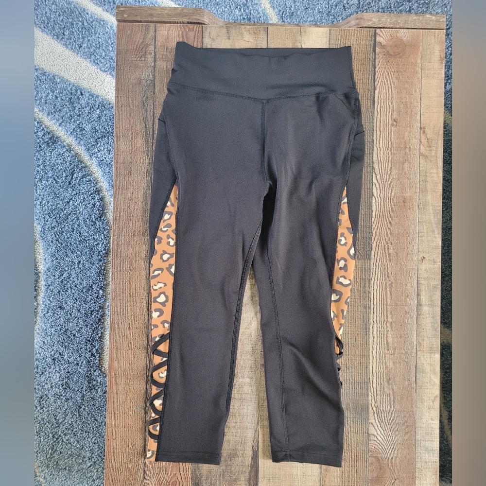 Pop Fit Black/Leopard Capri Active Leggings, Women's Medium